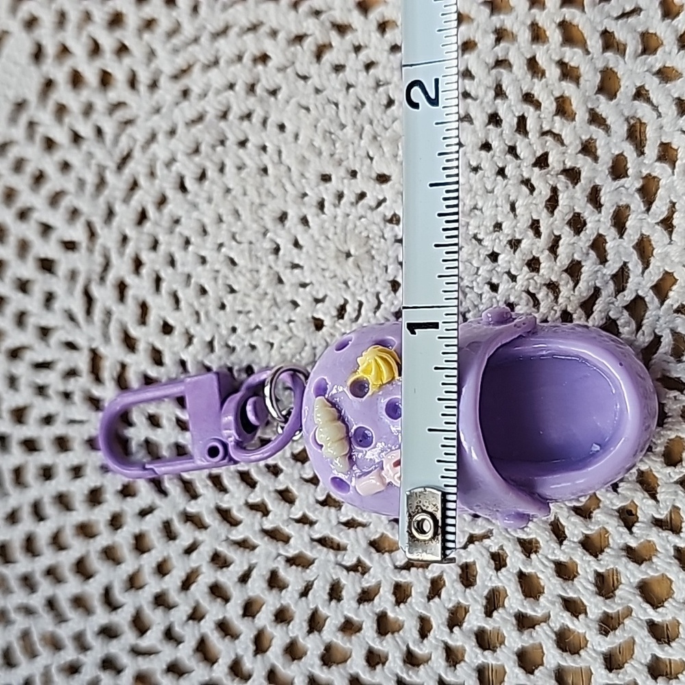 Cute Croc Keychain - Creative Resin Slipper Charms New - Picture 4 of 5